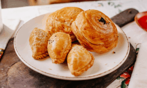 curry puff camilan pedas khas malaysia