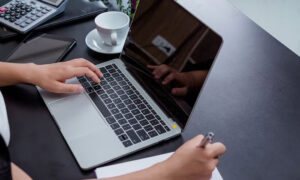 laptop untuk kerja remote dan wfh